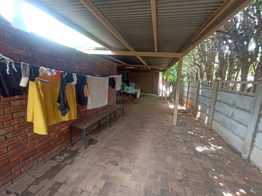 To Let 3 Bedroom Property for Rent in Kannoniers Park North West